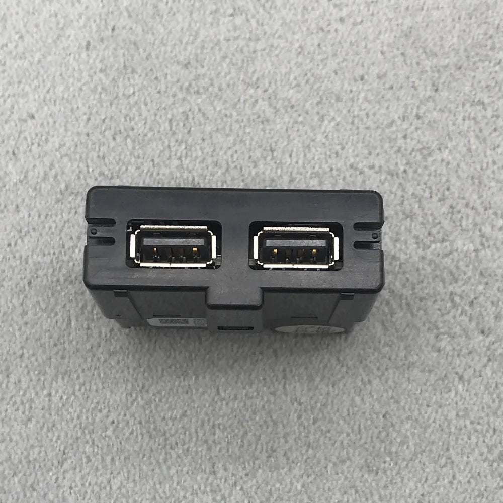 5QD035726 Rear Seat USB Socket Armrest USB With Wiring For VW Tiguan MK2 Teramont Skoda Kodiaq Karoq Octavia A7 5QD 035 726 L